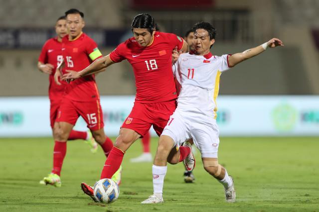 开云中国-张玉宁打入国足12强赛首球 唯一97后成最靠谱中锋